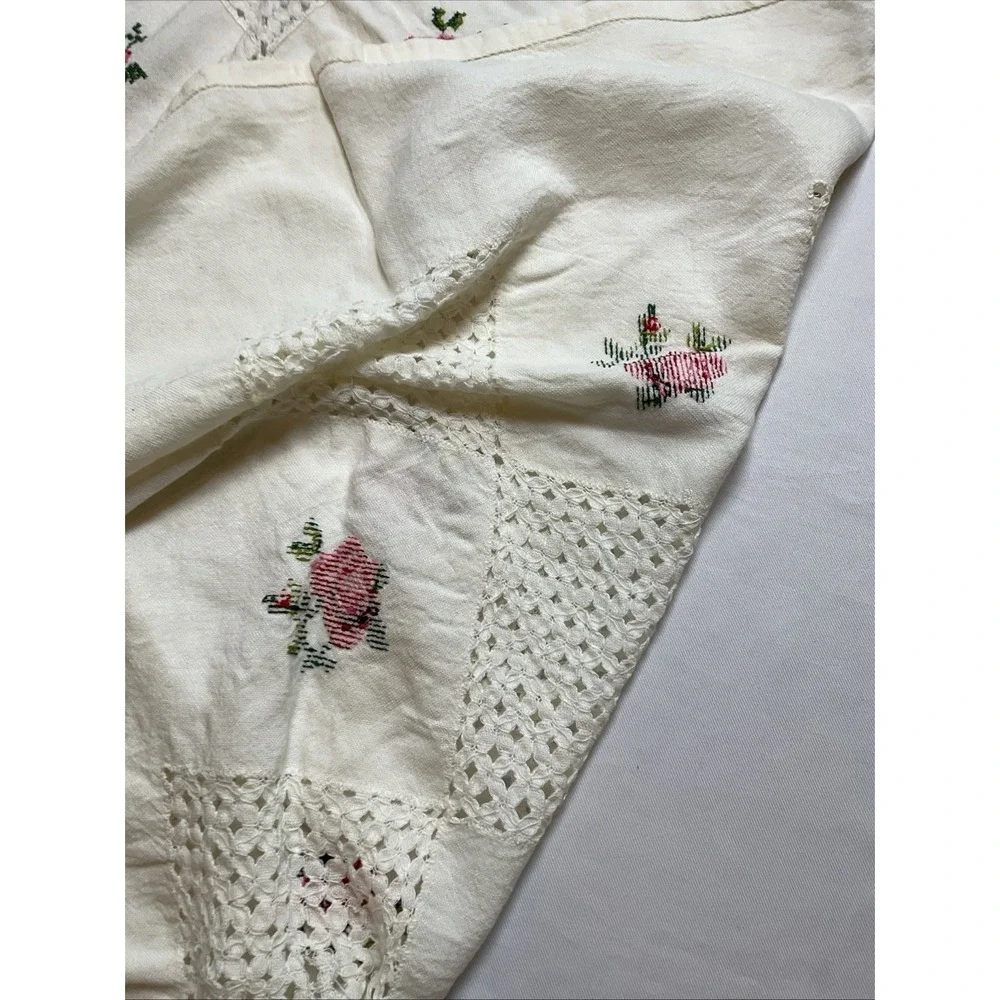 Vintage Tablecloth Embroidered Roses Patchwork 46 X 46 Square